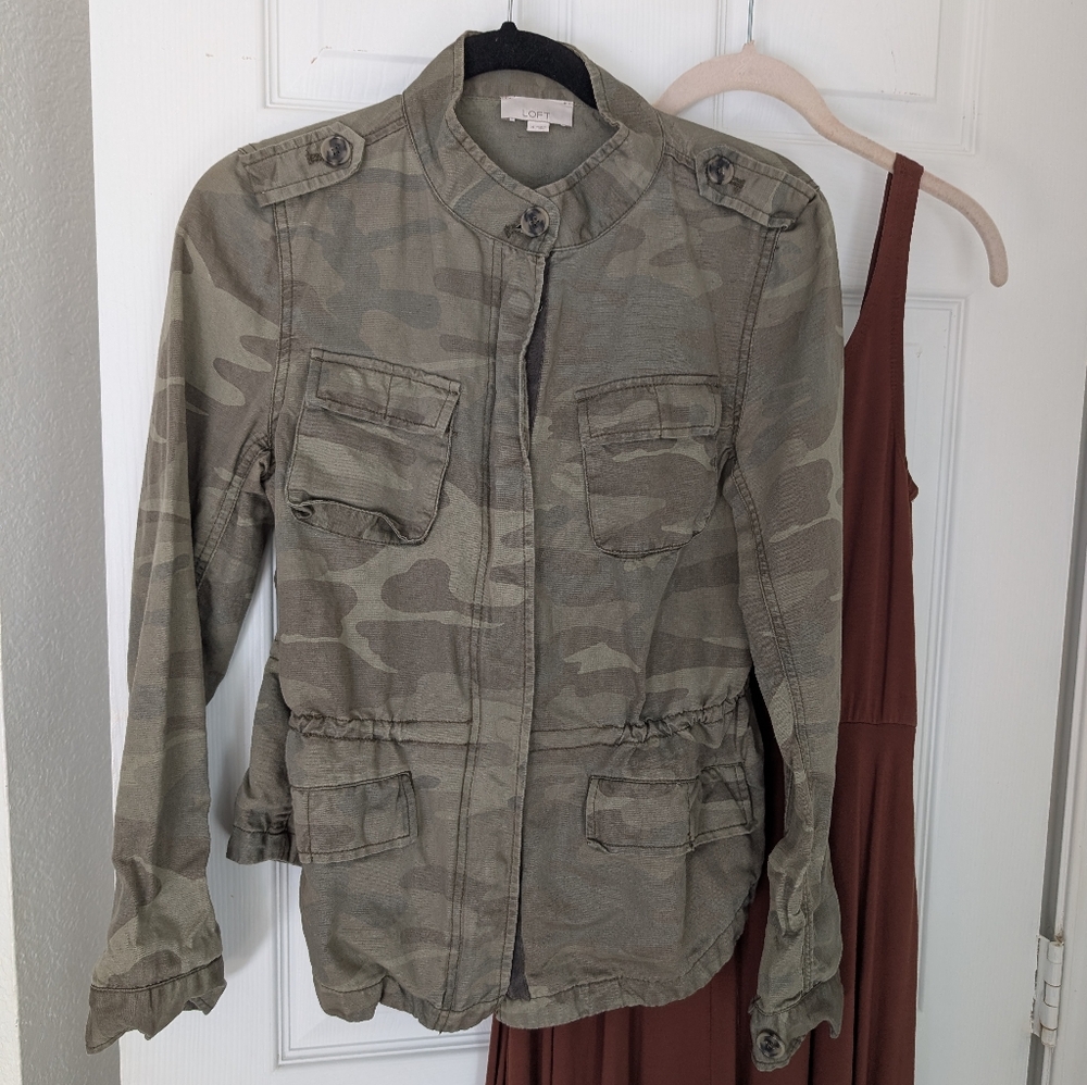 Women's Loft Camouflage Jacket medium